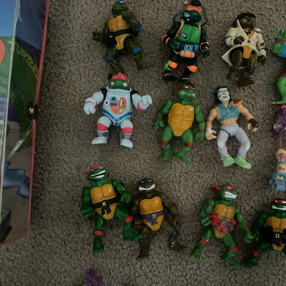 Lot of 14 Vintage Playmates TMNT Teenage Mutant Ninja Turtles, Case Too - Picture 2 of 7